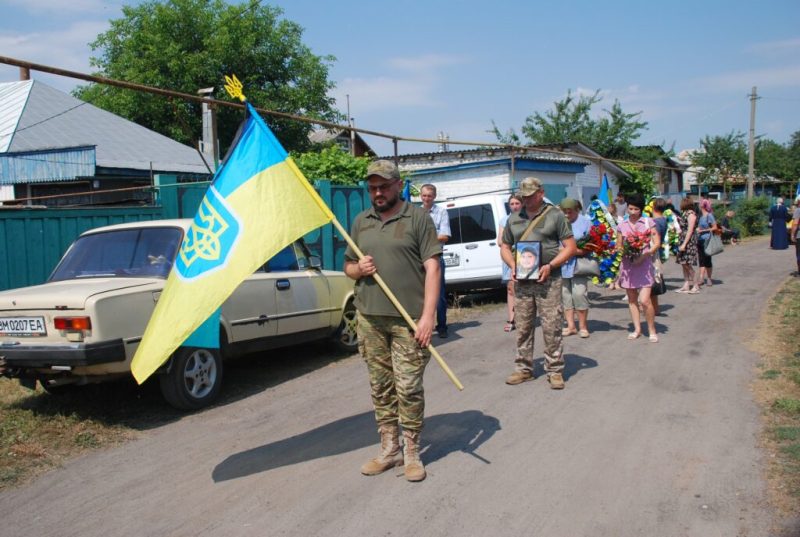 У 2022 році він пішов добровольцем на захист рідної землі: сьогодні Шосткинщина простилася із загиблим захисником Сергієм Михайловим