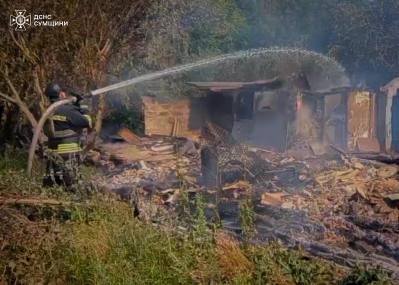 У поліції показали фото наслідків вчорашнього обстрілу росіянами  цивільної автівки