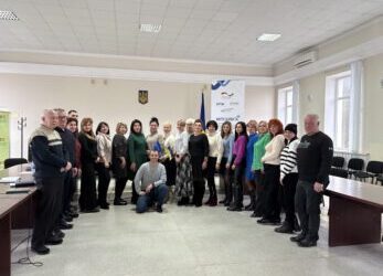 У РОМЕНСЬКІЙ ГРОМАДІ ОБГОВОРИЛИ ПРІОРИТЕТИ ВІДНОВЛЕННЯ В РАМКАХ ПРОЄКТУ «ЖИТТЄЗДАТНІСТЬ+»