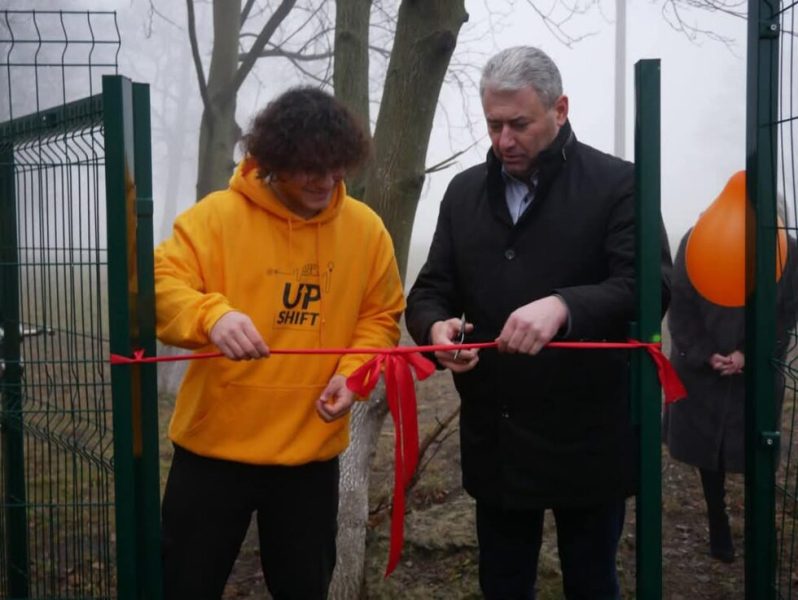 У Ромнах відкрили перший спеціалізований майданчик для вигулу й тренування собак + ФОТО