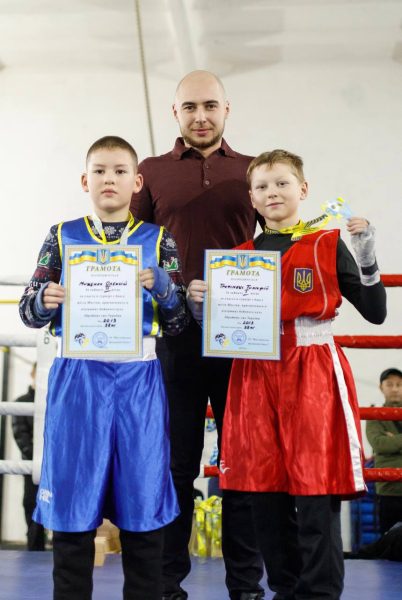 У Шостці пройшов новорічний дитячий турнір з боксу + Відео
