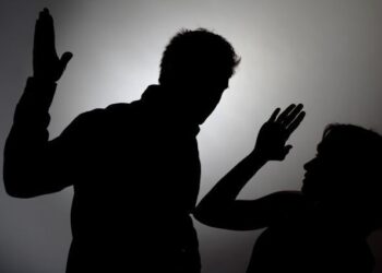 У Шостці судитимуть 37-річного кривдника, який вчиняв домашнє насильство над рідною матір’ю