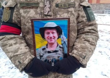 У Сумах попрощалась із захисником Олегом Северином