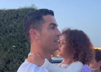 ВІДЕО. Джорджина зробила розкішний подарунок Роналду на Різдво