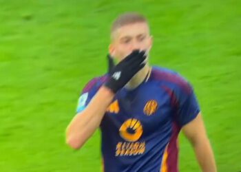 ВІДЕО. Ось що зробив Довбик для своєї дружини після голу. Вона помітила