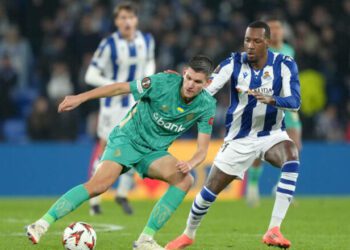 ВІДЕО. Сепаратизм на трибунах. Фани Реал Сосьєдада зганьбились в матчі ЛЄ