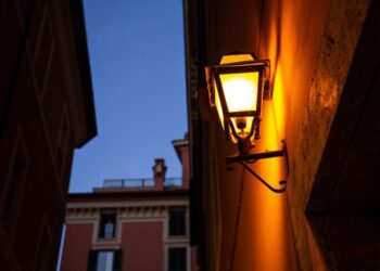 Відключення світла 25 грудня: чи діятимуть у Різдво графіки