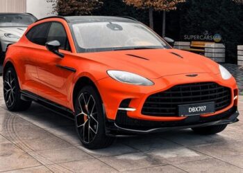 В Україну привезли один із найшвидших кросоверів у світі