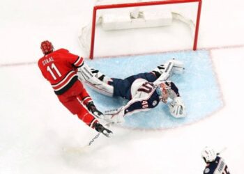 НХЛ: Кароліна переграла Коламбус, Рейнджерс “знищили” Філадельфію