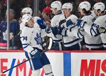 НХЛ. Лос-Анджелес переграв Флориду