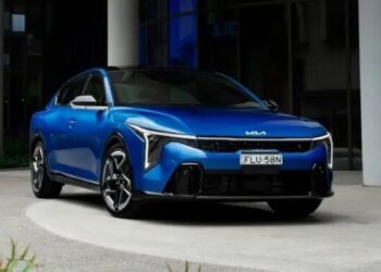 Довгоочікувану бюджетну модель Kia K4 показали на нових фото