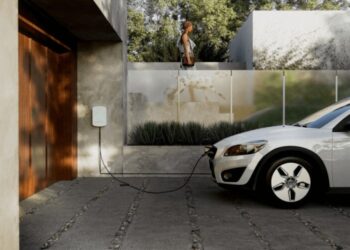 Уже наступного року електромобілі обійдуть за продажами авто з ДВЗ