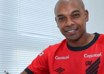 Фернандінью покинув Атлетіко Паранаенсе