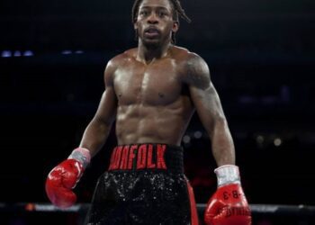 Авторитетний промоутер застеріг Девіса перед боєм з Берінчиком