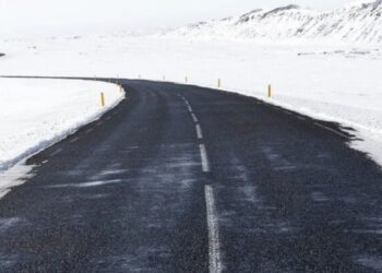 Чорний лід: водіїв попередили про небезпечне зимове явище на дорогах