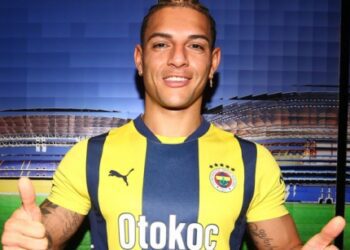 Фенербахче оголосив про перехід захисника Астон Вілли Дієго Карлоса