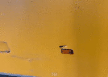 У Сумах маршрутку пробило кулею