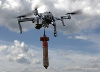 Чергова атака ворожих безпілотників на цивільні авто на Сумщині: троє поранених