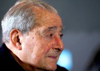 Арум вибрав більш легендарного боксера між Пак’яо та Іноуе