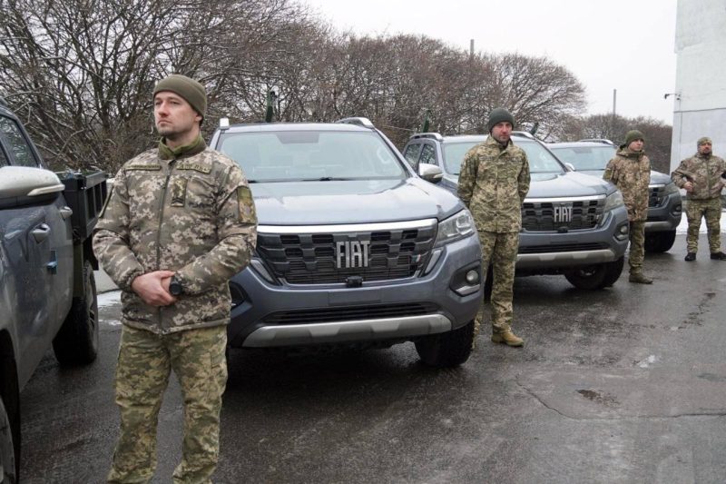 Захисники Сумщини отримали від благодійників автомобілі для виконання бойових завдань