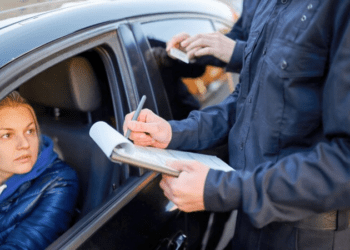 Втратите права на рівному місці: як водіїв можуть покарати через пішоходів