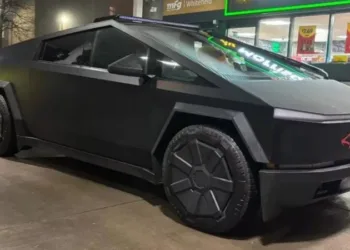 Британська поліція почала вилучати культові Tesla Cybertruck: названо причину
