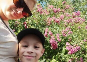 9-річний глухівчанин, що лікується в “Охматдиті”, разом з мамою опинилися в епіцентрі ворожої атаки – хлопцю потрібна допомога