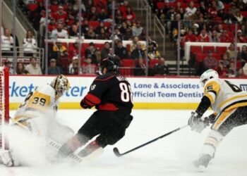 НХЛ: Айлендерс вирвав перемогу в Бостона