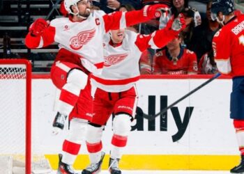 НХЛ: Детройт несподівано розгромив Флориду, Тампа-Бей дотисла Анахайм