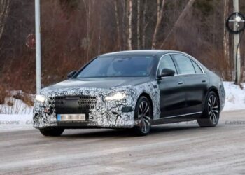 Новий Mercedes S-Class 2026 отримав велику решітку та унікальне оформлення фар (ФОТО)