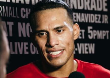 Бенавідес озвучив запасний план, якщо не отримає переможця реваншу Бетербієв – Бівол: “Ми все обговорили з Де Ла Хоєю”