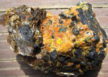 У Китаї знайшли перше у світі надвелике родовище урану