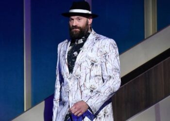 Воррен оцінив шанси Ф’юрі завершити кар’єру після реваншу з Усиком