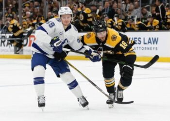 НХЛ: Бостон здолав Тампу, перемога Далласа