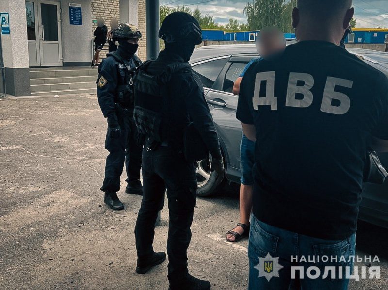 Інструктор автошколи на Сумщині вимагав хабар за успішну здачу іспиту