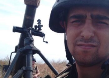 Юний шосткинський благодійник разом зі своїм дідусем передали волонтерам більше 5 тис грн, до цього вони придбали 3 дрони для наших бійців