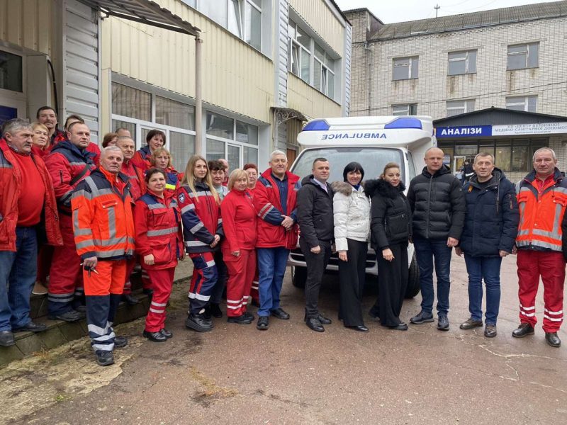 Кролевецька «швидка» отримала новий повнопривідний автомобіль