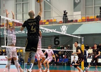 Лідери Суперліги розім’ялися перед очним поєдинком