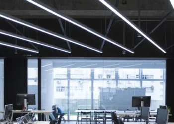 світильник світлодіодний лінійний