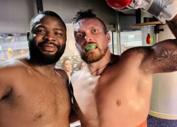 Мартін Баколе залишив грізне послання Усику: “Я єдина людина, яка може його нокаутувати”