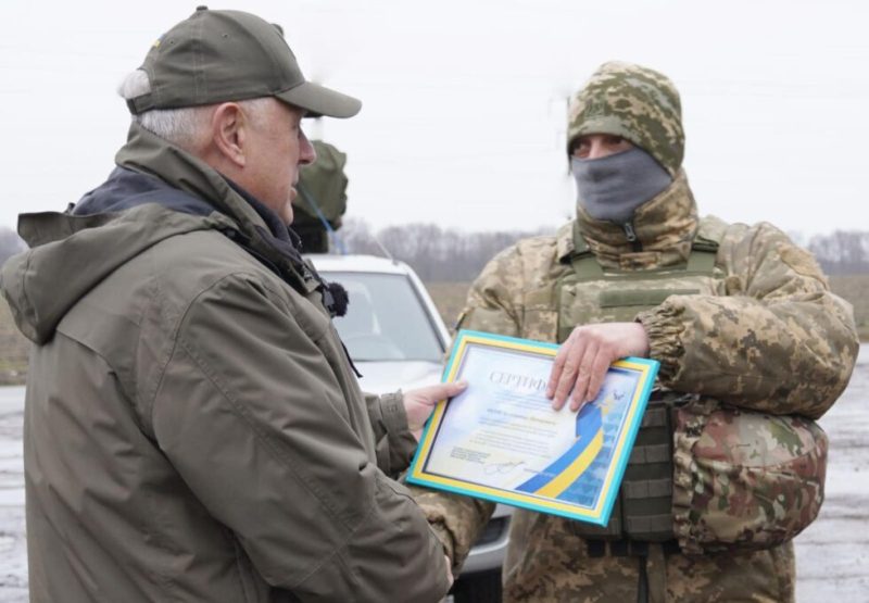 На Сумщині перші екіпажі мобільно-вогневих груп ДФТГ отримали грошові сертифікати за знищені безпілотники