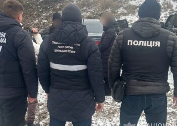 На Сумщині затримали працівницю ТЦК та СП під час отримання хабаря