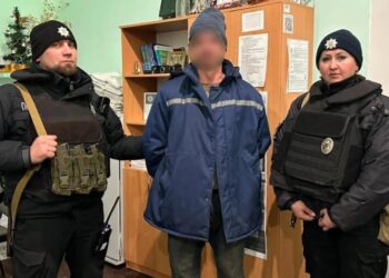 Обрано запобіжний захід підозрюваному в завідомо неправдивому повідомленні про замінування адміністративних будівель у Конотопі