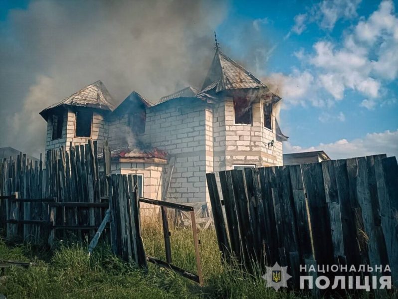 Поліція Сумщини показали наслідки ворожих обстрілів з боку рф