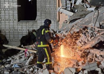 Рятувальники показали, як проводяться аварійно-відновлювальні та пошукові роботи у Свесі + Фото