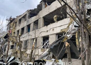 Росіяни обстріляли Суми авіаційною бомбою