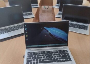 Шосткинська гімназія отримала Wi-Fi роутер з інтернет-обладнанням, ноутбуки та генератор для доступу дітей до якісної освіти