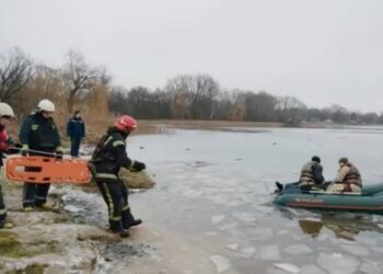 Шосткинські рятувальники провели навчання з порятунку людей на воді + Відео