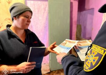 У Вільшані рятувальники провели роз’яснювальну роботу серед громадян, які потрапили у складні життєві обставини + ФОТО