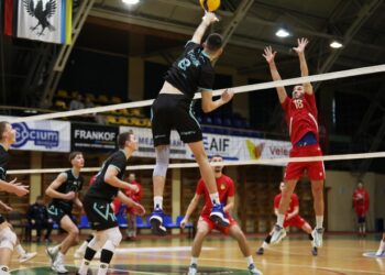 У вищій лізі з волейболу визначилися чемпіон і ще один учасник плей-оф
